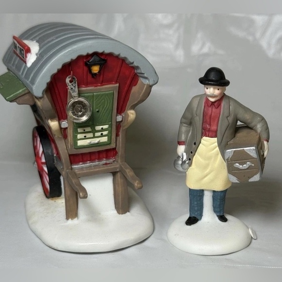 Department 56 Heritage Village Collection Town Tinker Set of 2 pieces 58464 - Picture 6 of 7